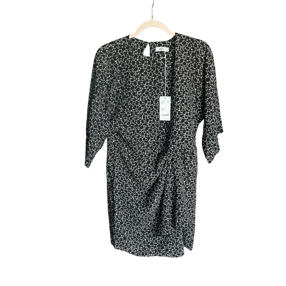 Closed Dress - Picture 1 of 8